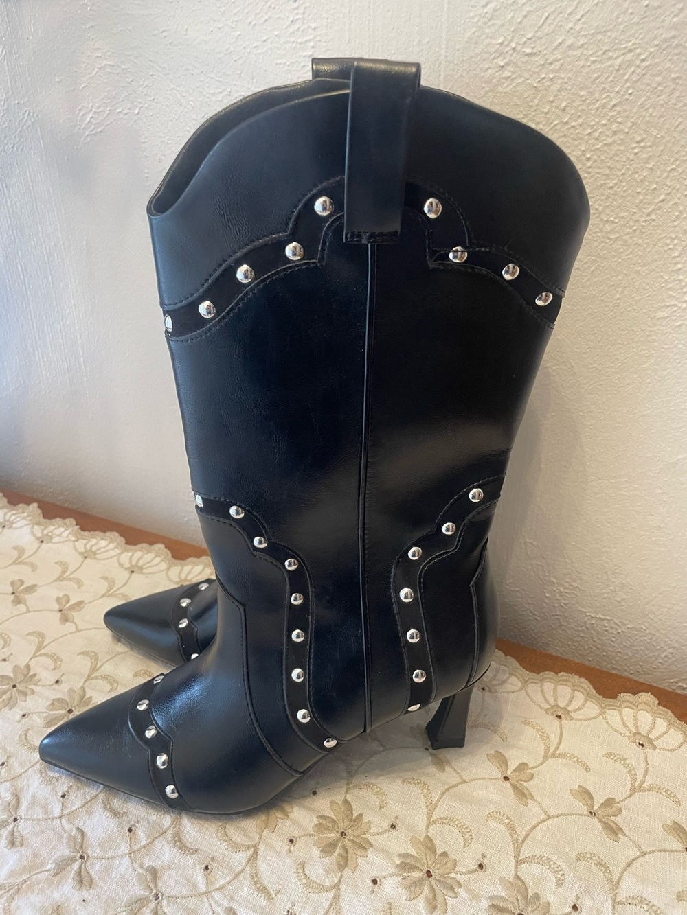 NWT Madden NYC women’s boots Black Studded Western-Inspired Fashion Boots